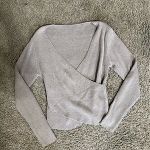 Elegant Gray Women's Sweater